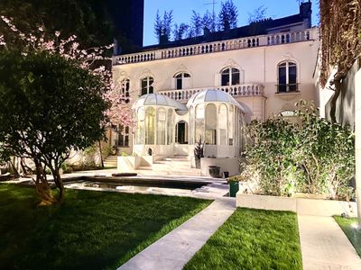 Luxury 330m² Paris Villa with Heated Pool, SPA & Garden for Events