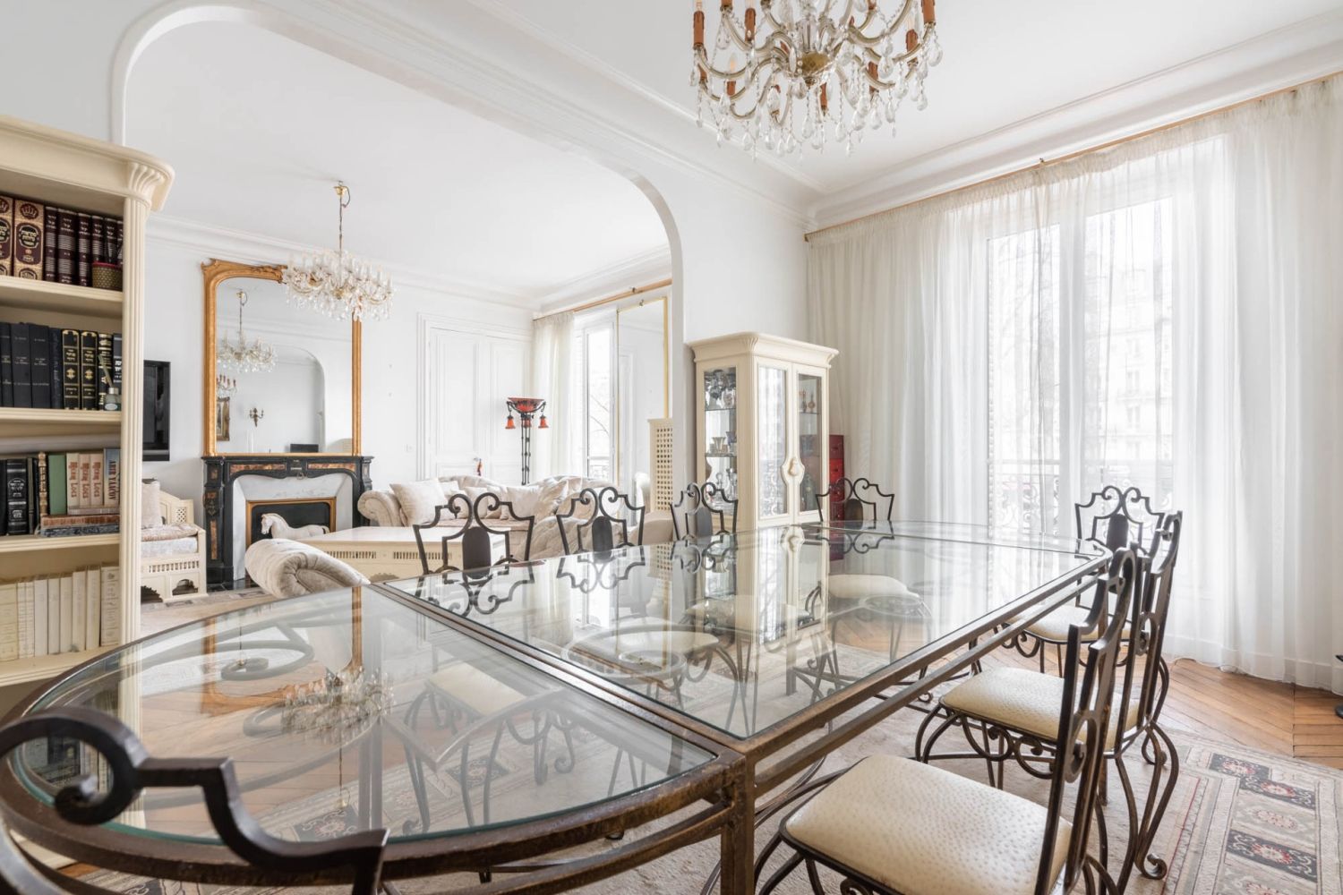 Elegant Event Lounges Near Place de l'Etoile in Paris