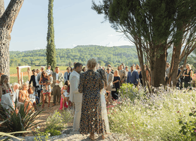 Provençal country house in the heart of a vineyard