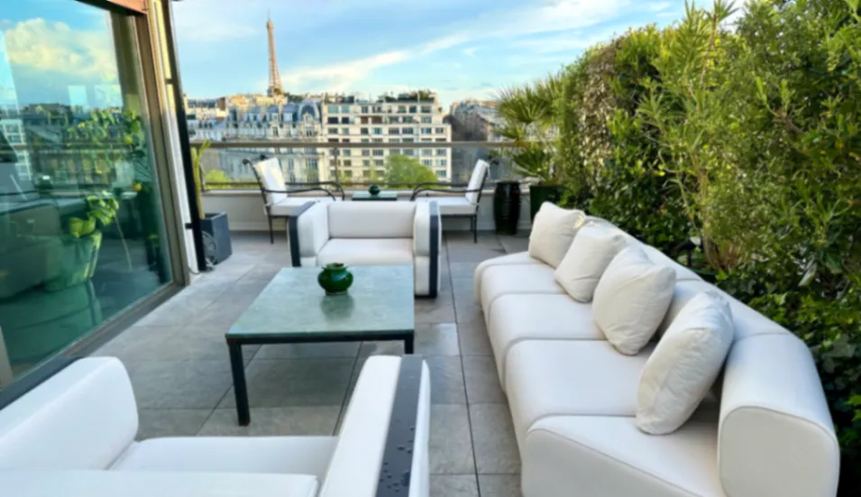 Unique rooftop Avenue Foch 