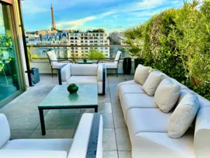 Unique rooftop Avenue Foch