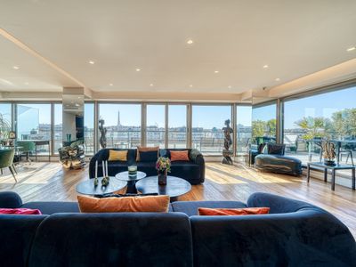 Unique rooftop Avenue Foch