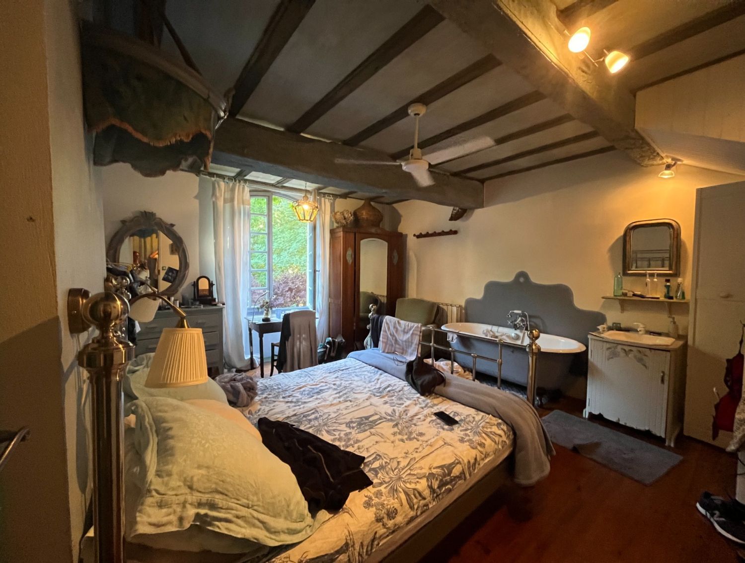Charming French 18th century farmhouse/pigeonnier on quiet canal