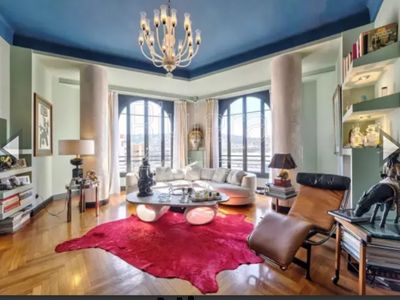 Unique apartment facing Nice central station