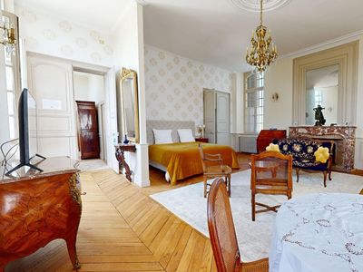 Gentilhommière du 18e siècle avec piscine et spa 