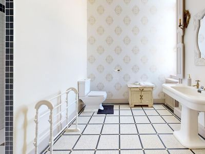 Gentilhommière du 18e siècle avec piscine et spa 