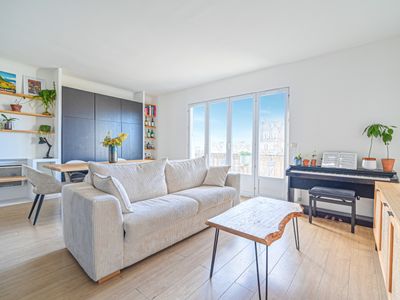 Montmartre Flat with Eiffel Tower & Sacré-Coeur Views | Event Venue Paris