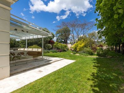 Villa avec jardin en centre-ville 