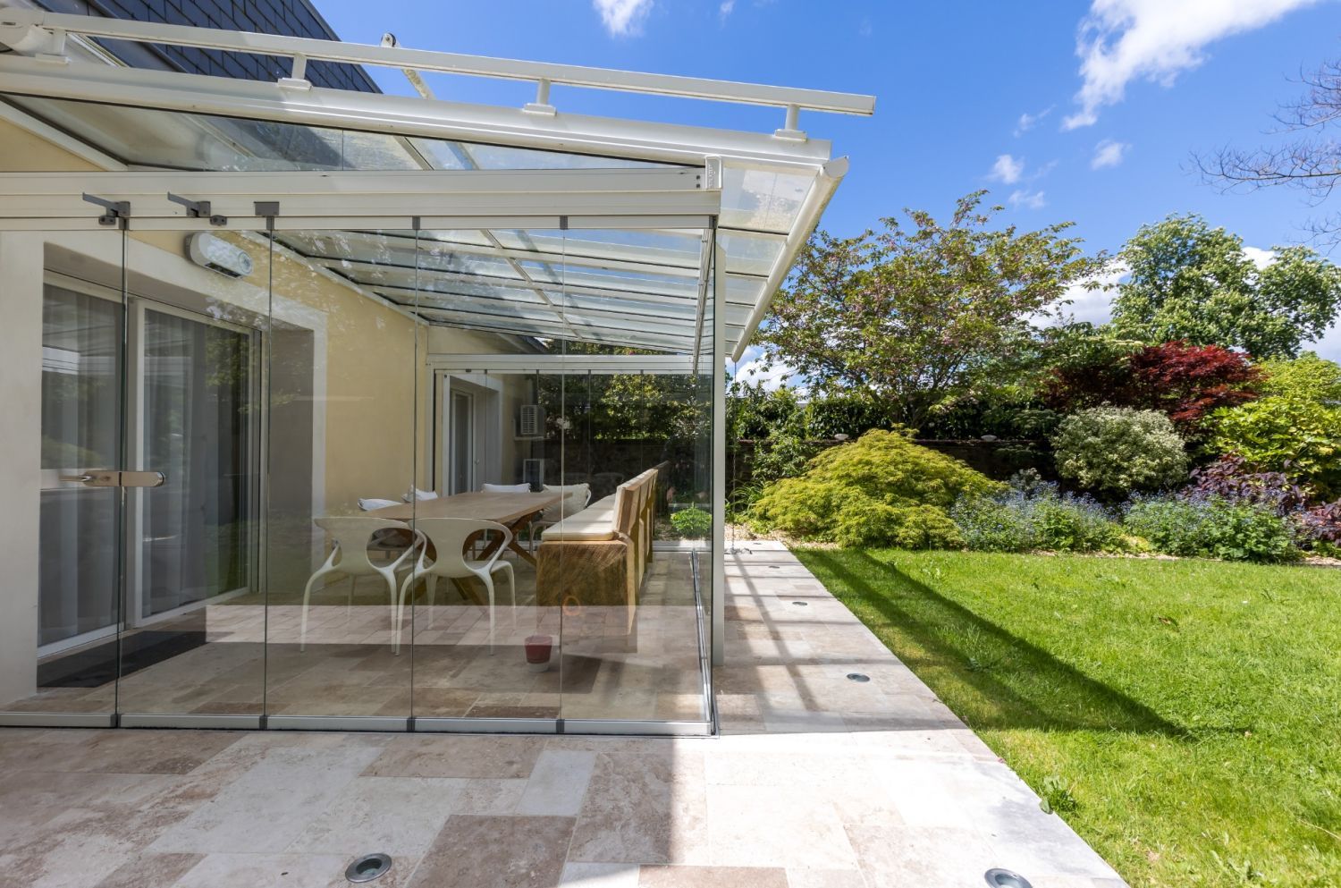 Villa avec jardin en centre-ville 