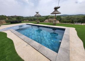 Private swimming pool for a moment of relaxation 