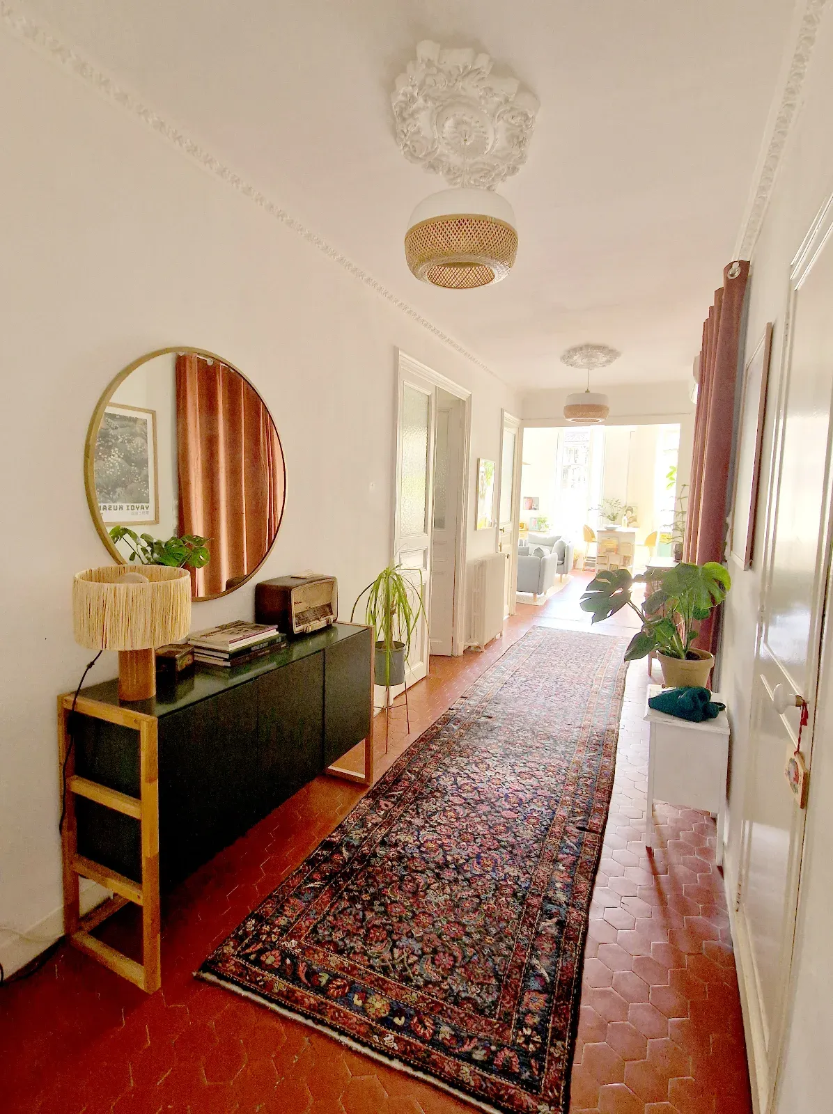 LARGE APARTMENT, IDEAL FOR SHOOTING IN THE CENTER OF MARSEILLE