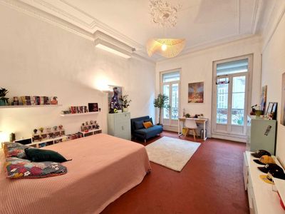 LARGE APARTMENT, IDEAL FOR SHOOTING IN THE CENTER OF MARSEILLE