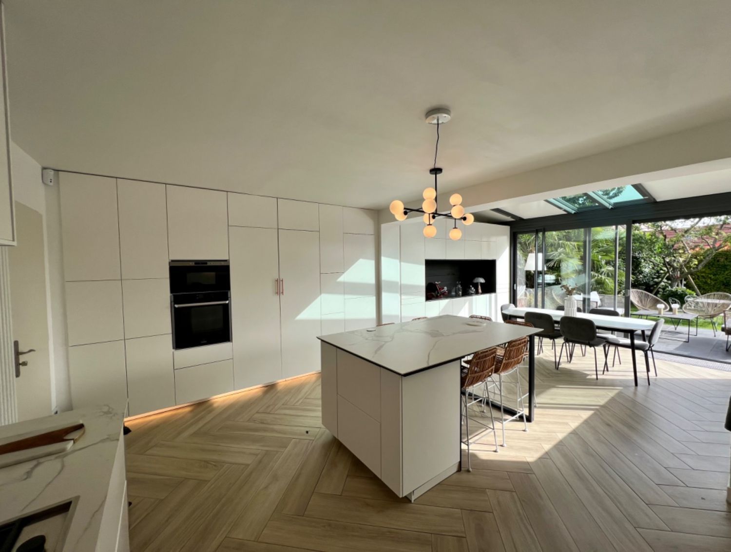 Charming house with swimming pool 20 minutes from Paris