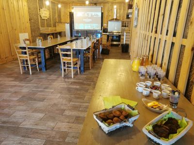 Moulin rénové en Auvergne avec salle de séminaire et chambres