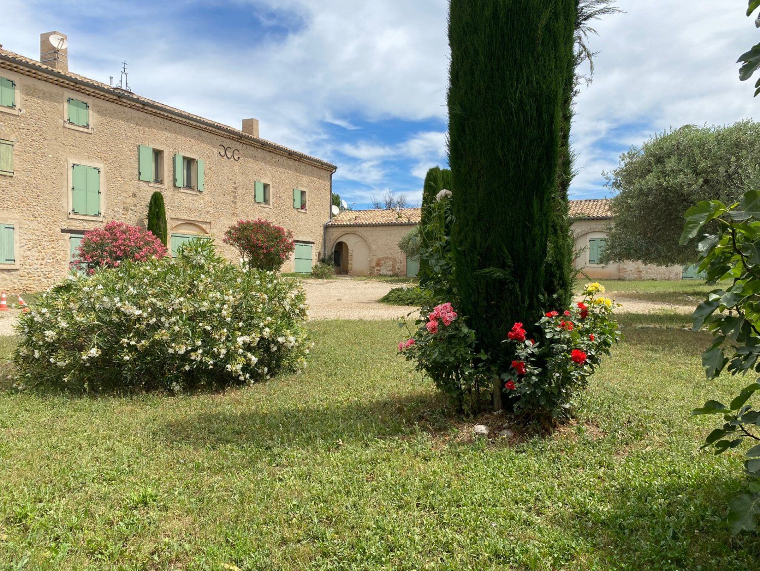 Bastide Provençale du XIIe Siècle au Cœur des Champs de Lavande de Valensole