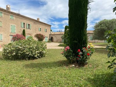 Bastide provençale du 12e siècle avec salles de réception, parc, piscine et 49 couchages