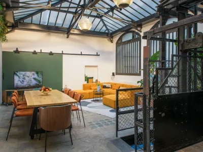 Grand Loft Atypique avec Verrière près de la Place de la Bastille