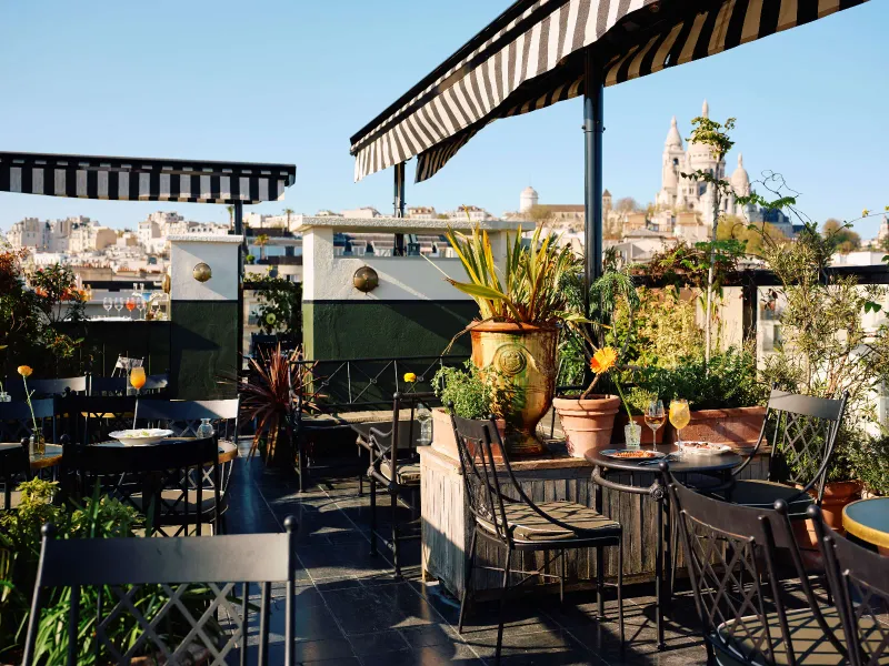 Rooftop Paris: 360° Views & Chic Garden Events