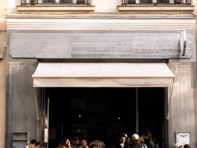 Seafood & Event Venue in Montmartre with Terrace & Raw Steel Design