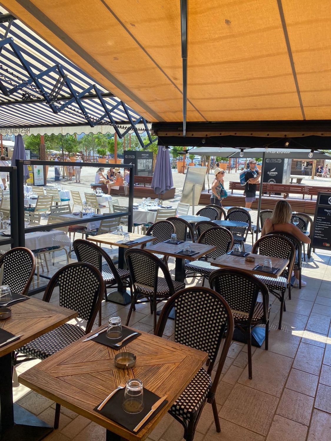Charming Cannes Brasserie Near Palais for Events & Dining