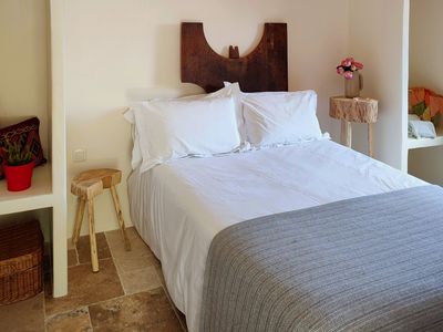 18th century stone silkworm farm, 1 hectare terraced park, Ardèche 