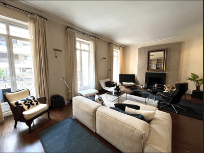 Elegant 4-Bedroom Cannes Apartment on the Croisette Near Palais