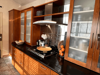 Elegant 4-Bedroom Cannes Apartment on the Croisette Near Palais