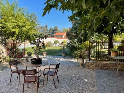 Luxury Estate Near Lyon: 7 Bedrooms, Pool & Garden for Events