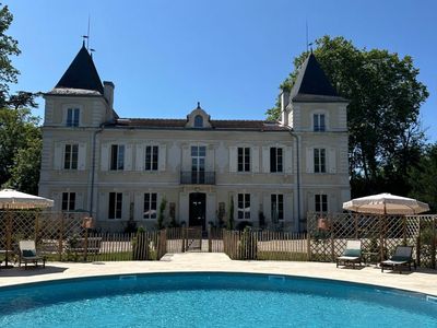19th century castle with large park and swimming pool
