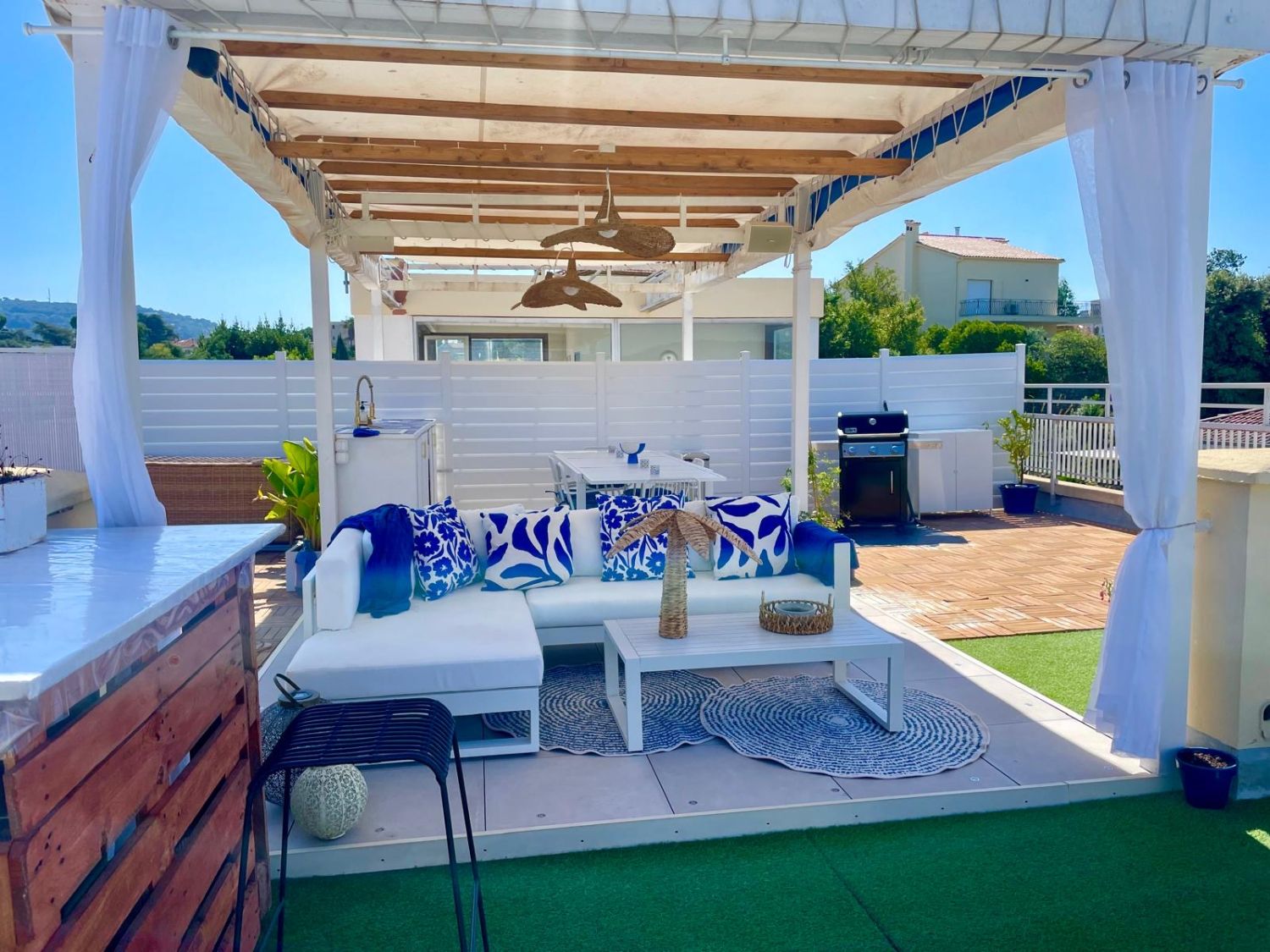Panoramic Rooftop Terrace in Cannes for Private Events & Dining
