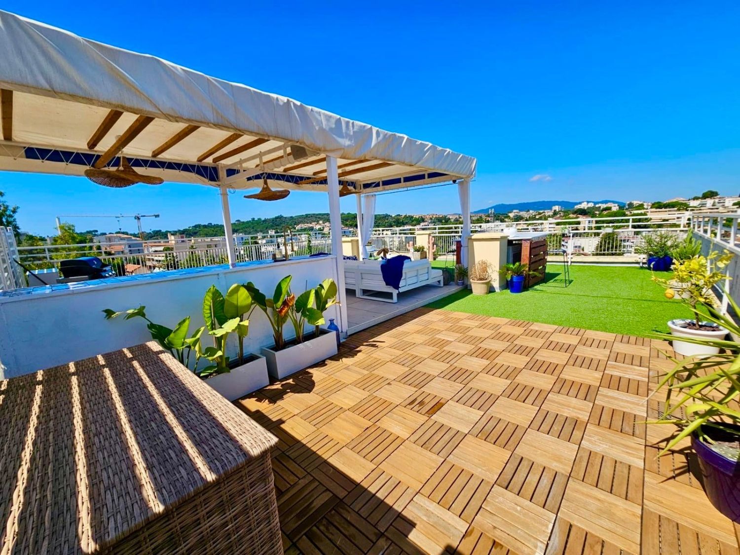 Panoramic Rooftop Terrace in Cannes for Private Events & Dining