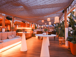 Plage Privée Cannes : Prestige Sud-Américain sur la Croisette