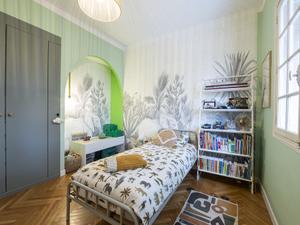 Sur les hauteurs de Marseille, la Villa Les Cactées du XXe siècle a été relookée de façon contemporaine.