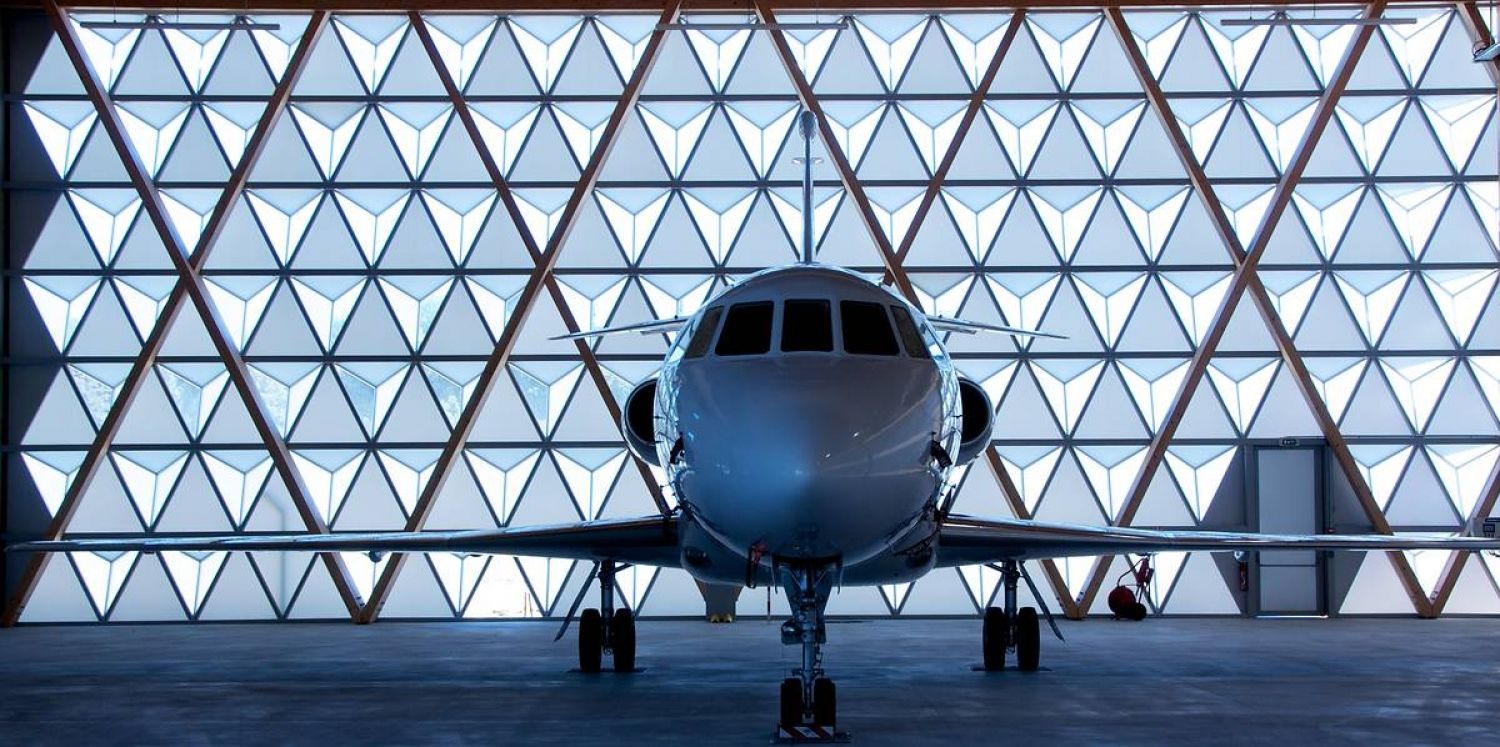 Unforgettable Event Space with Hangars & Runway Access in Cannes
