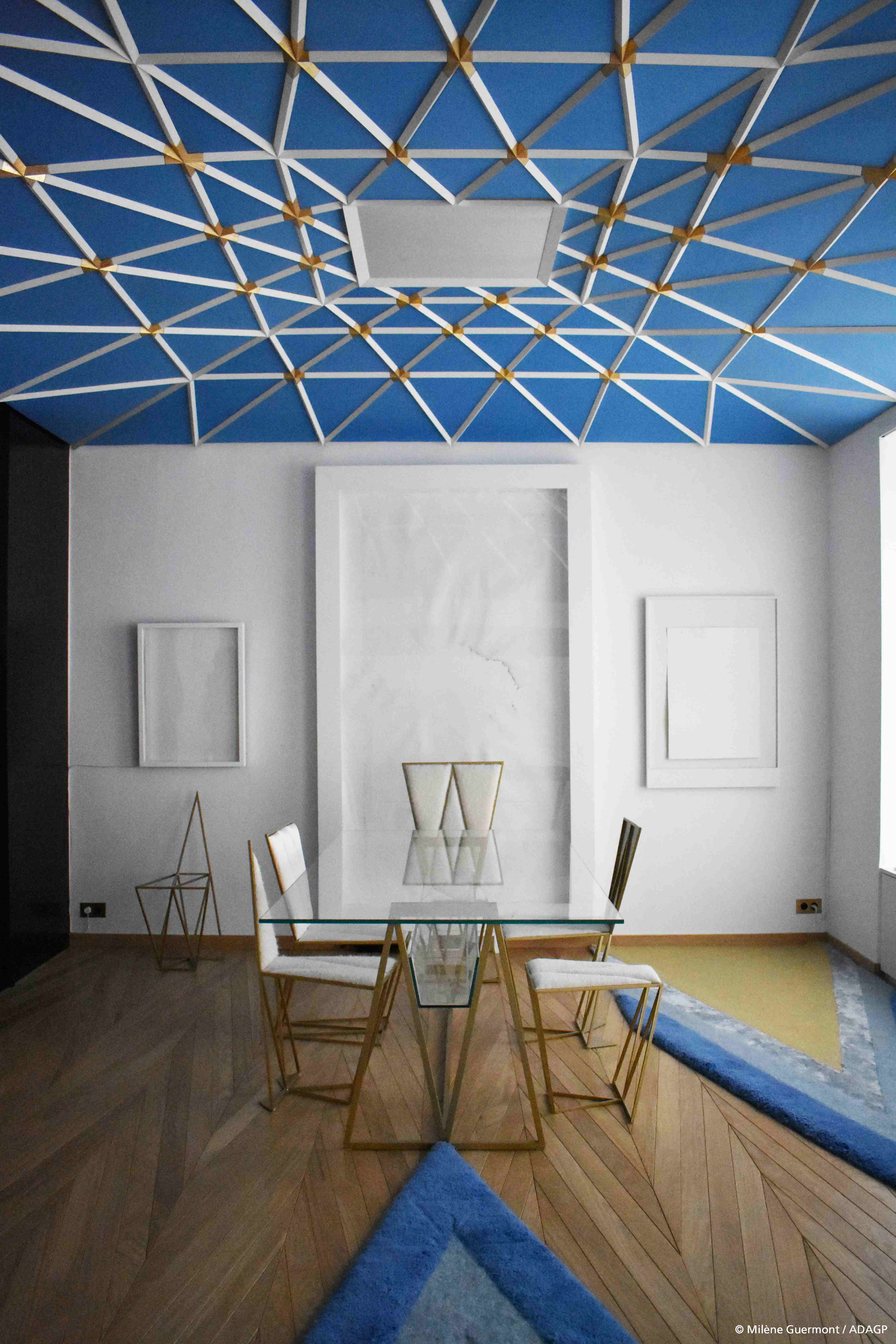 Immersive Experience in an Exclusive Art Venue in Paris