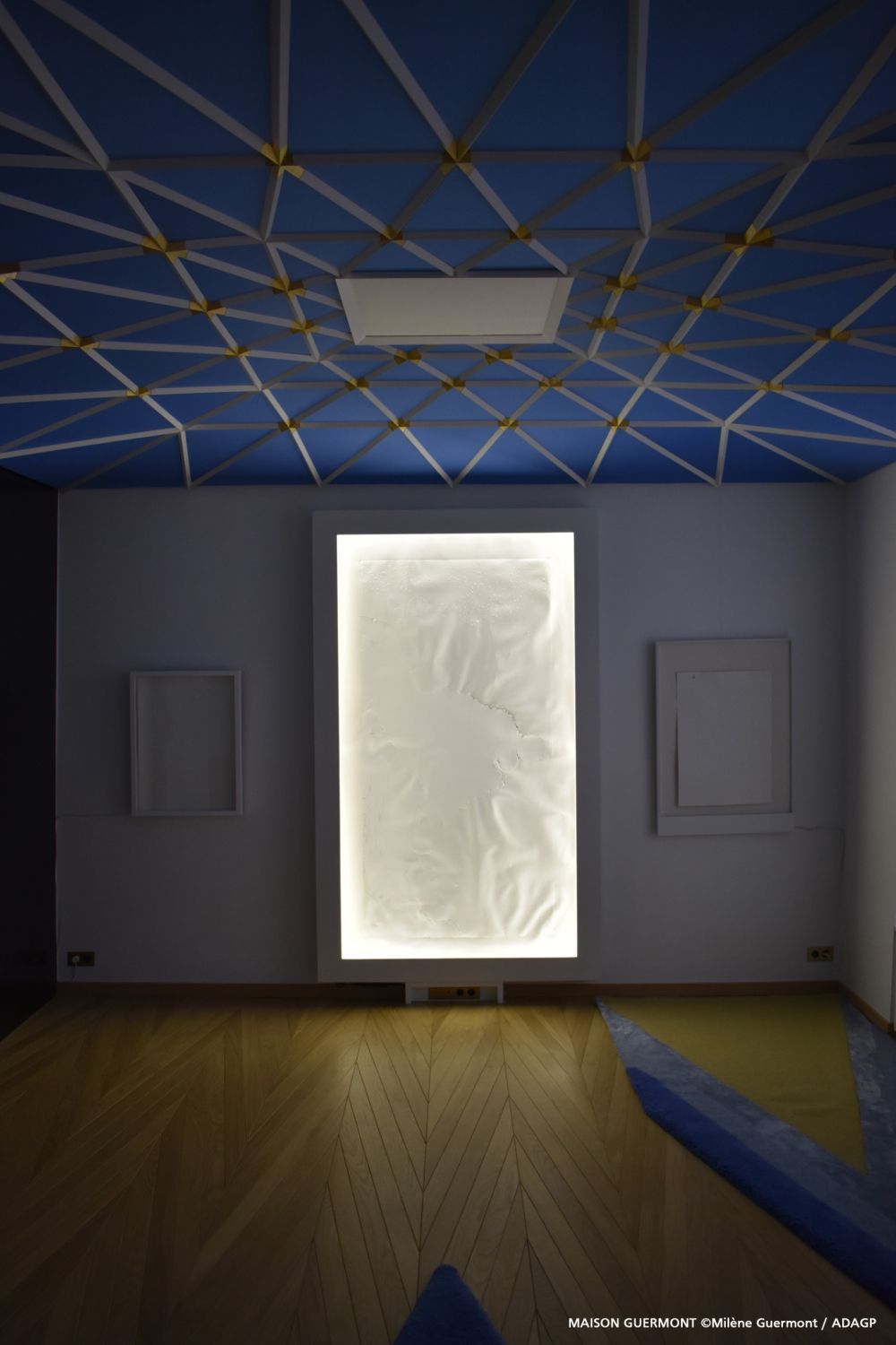 Immersive Experience in an Exclusive Art Venue in Paris