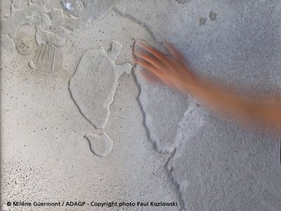 Expérience immersive dans un lieu d'art exclusif à Paris