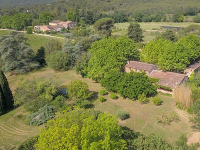 Domaine Provençal pour Événements : Piscine & Jardins