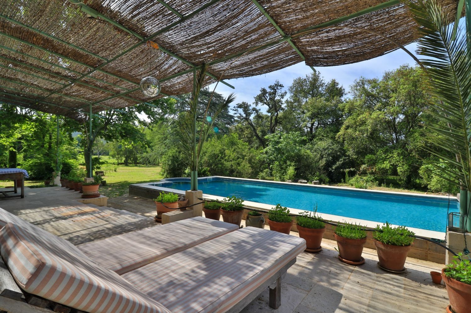 Provençal Domain for Events: Pool & Gardens