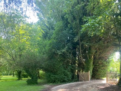 6000m² garden with access to an arm of the Charente river