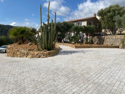 Elegant Poolside Venue with Panoramic Views in Ollioules