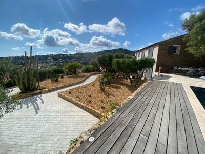 Elegant Poolside Venue with Panoramic Views in Ollioules