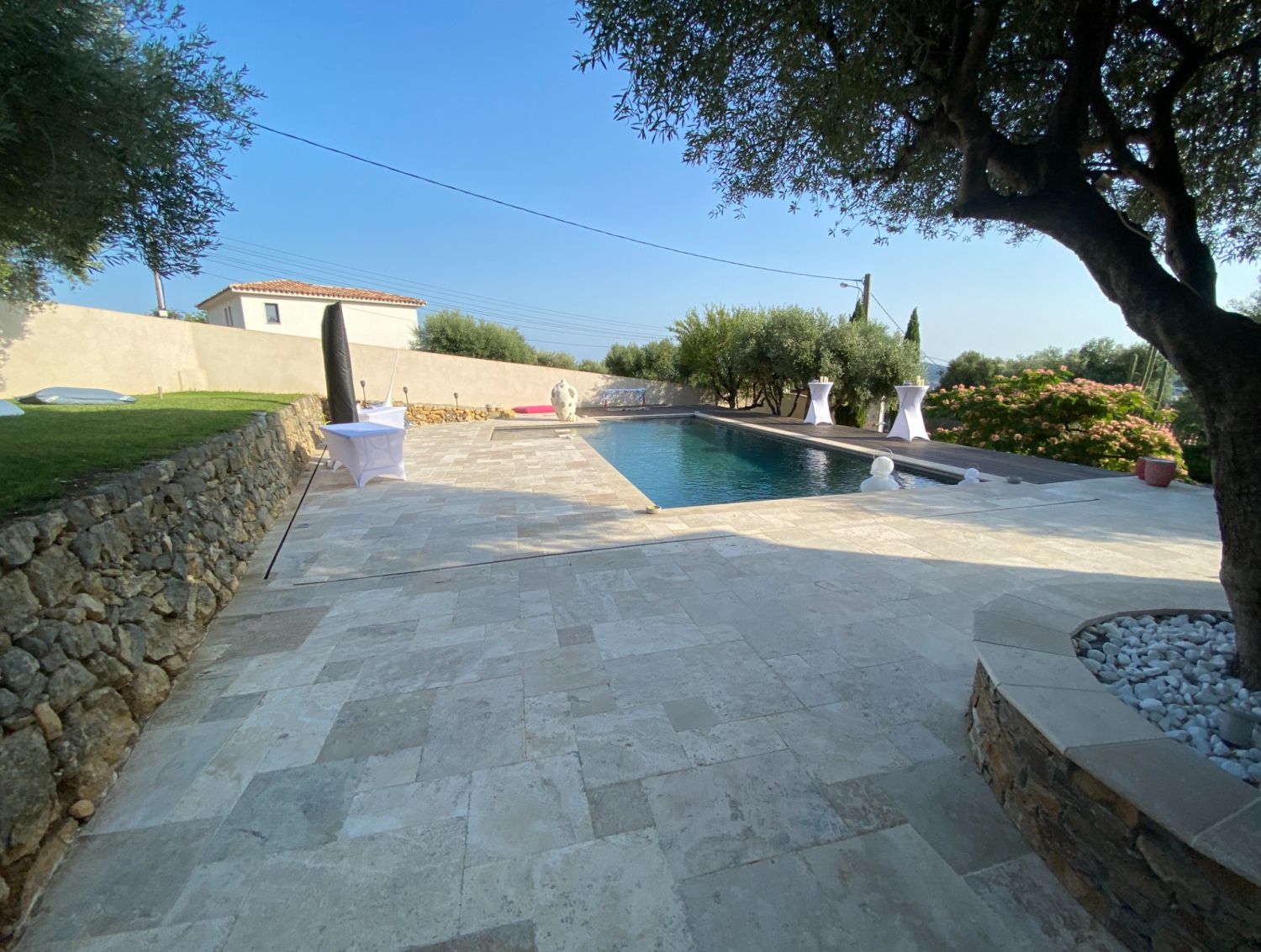 Elegant Poolside Venue with Panoramic Views in Ollioules
