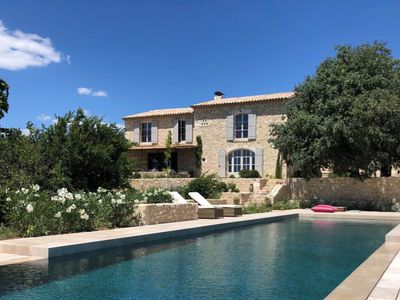 Short titles with a detailed description work best. Highlight the qualities that make your space unique!