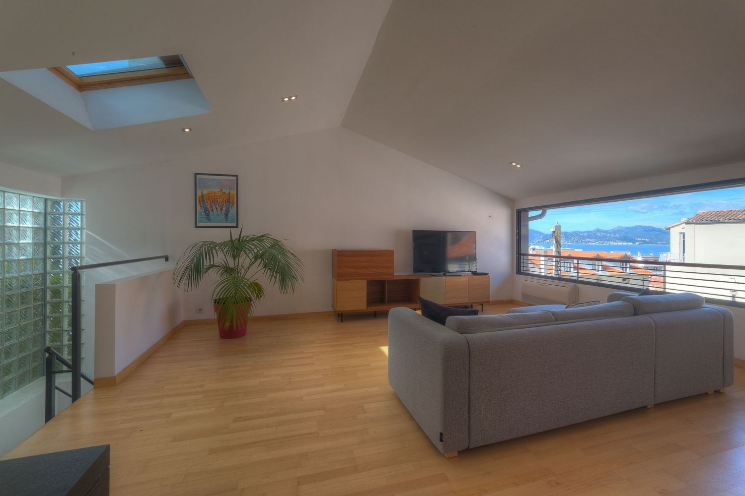 Appartement chic avec vue sur la mer pour des événements près du Palais des Festivals