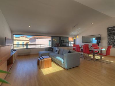 Chic Sea-View Apartment for Events Near the Palais des Festivals