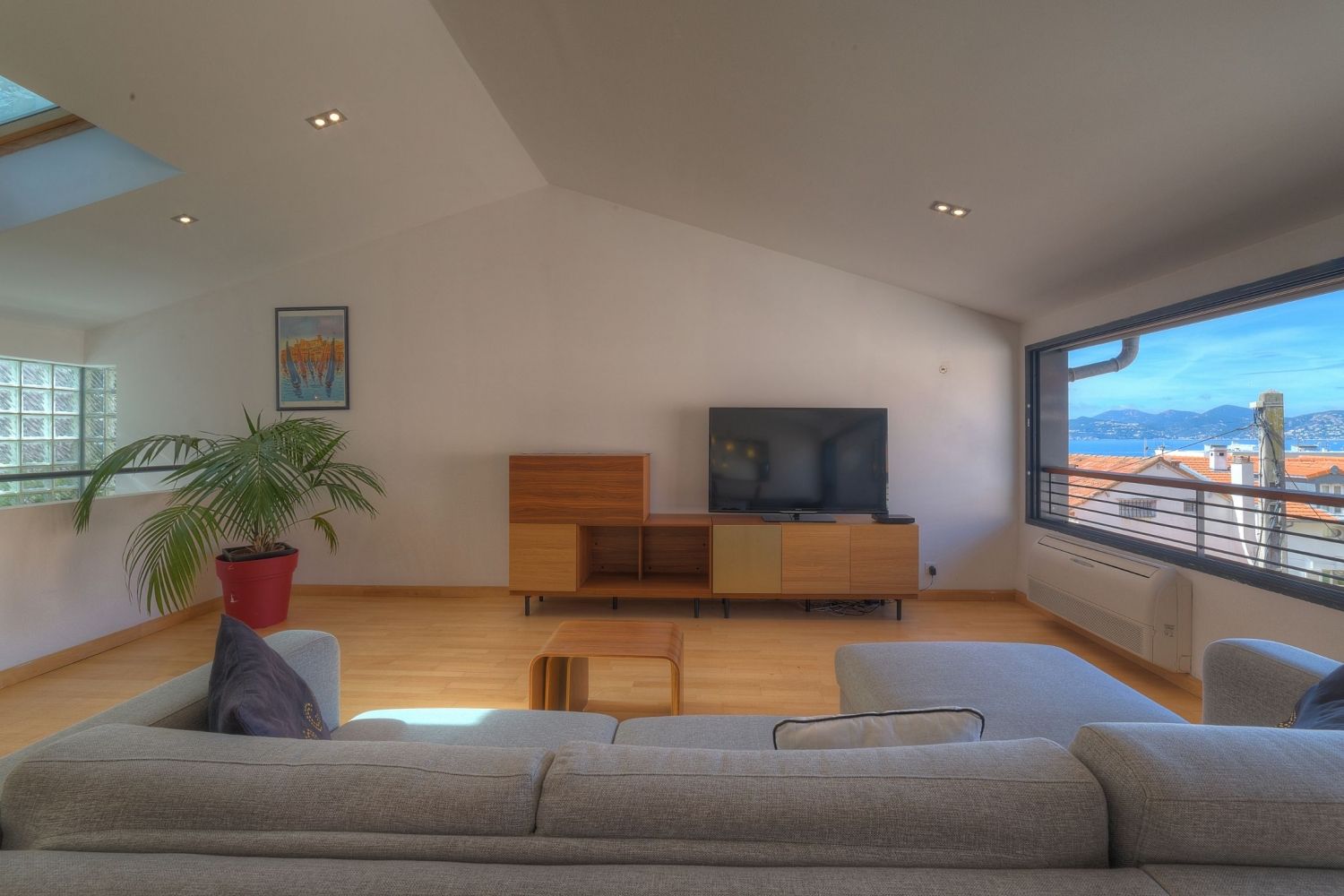 Appartement chic avec vue sur la mer pour des événements près du Palais des Festivals
