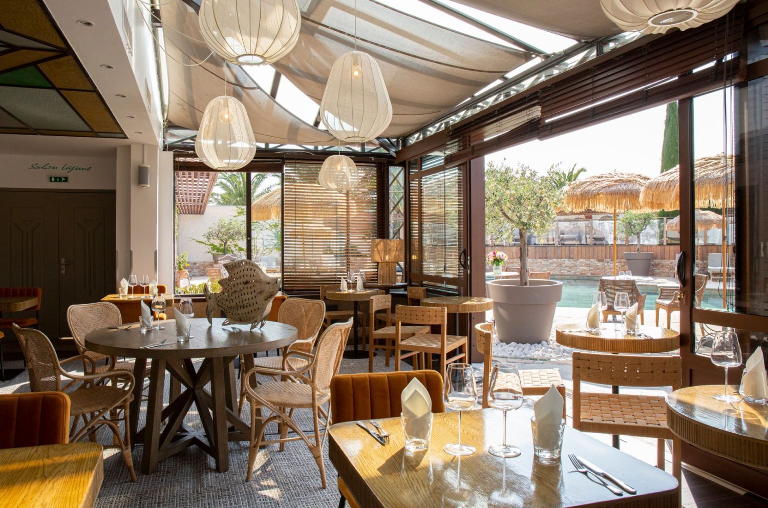 Salle de séminaire dans un boutique hôtel, SPA , restaurant sur une île privée