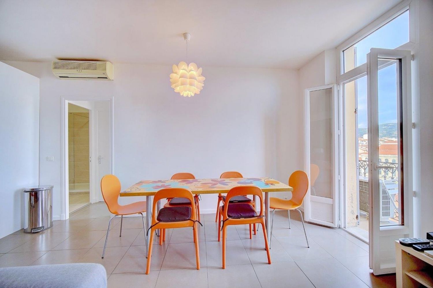 Small gatherings, 6 min from the Palais