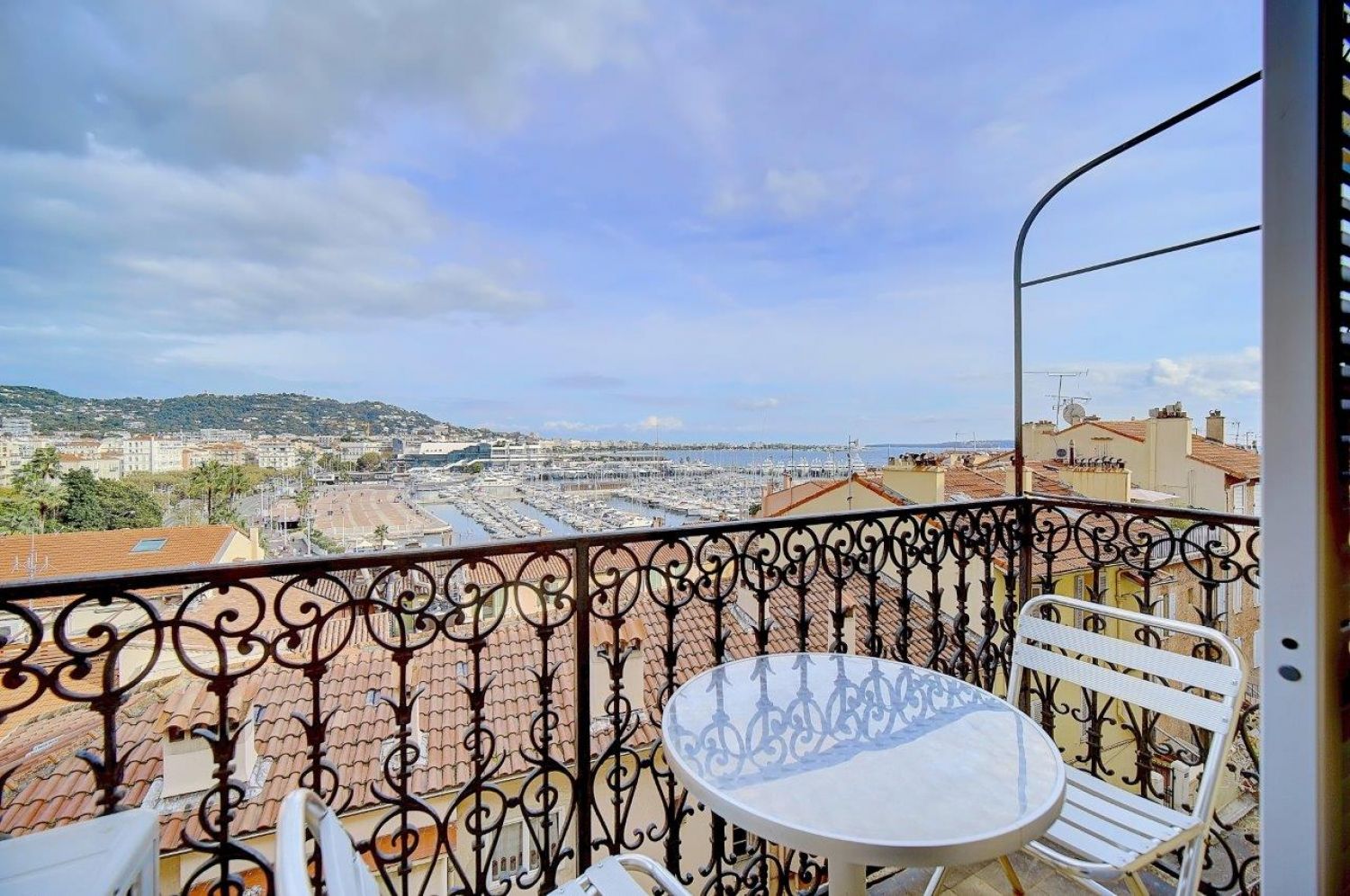 Small gatherings, 6 min from the Palais